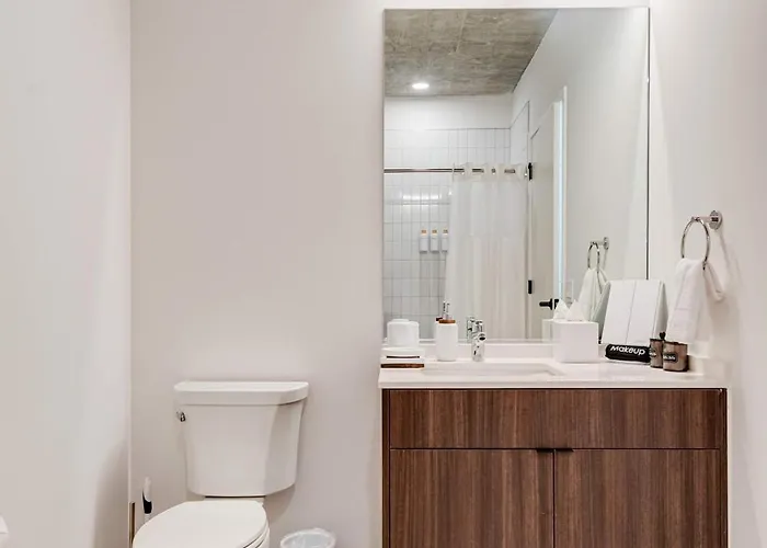 Apartment Wabash 4br - Pool Free In & Out Parking 2 *