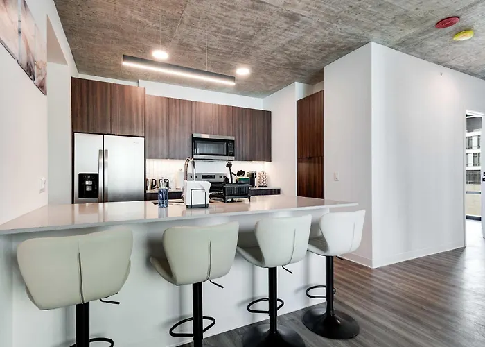 Wabash 4br - Pool Free In & Out Parking 2 Apartamento